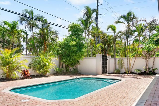 324 SIESTA DRIVE, Sarasota, FL 34242