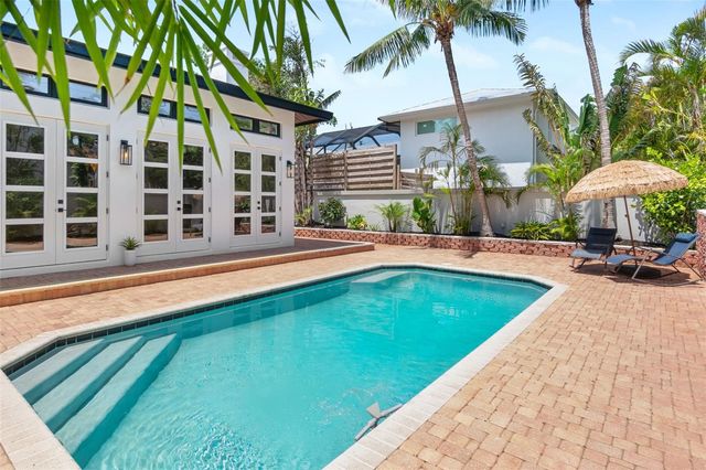 324 SIESTA DRIVE, Sarasota, FL 34242