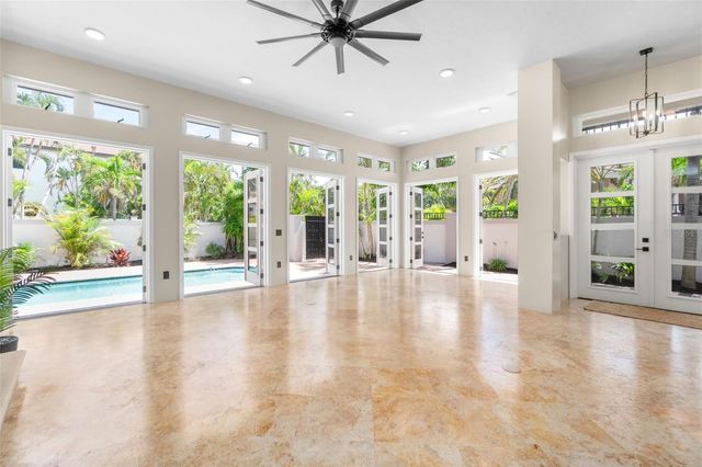 324 SIESTA DRIVE, Sarasota, FL 34242