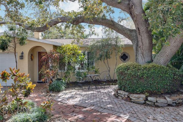 239 SOVRANO ROAD, Venice, FL 34285