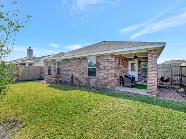 5011 Gulf Stream Lane, Bacliff, TX 77518