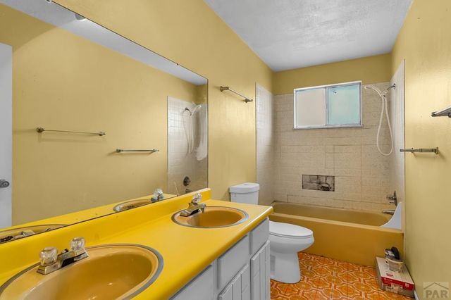 290 Field Ave, Canon City, CO 81212