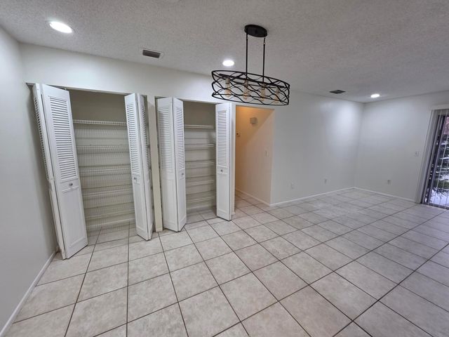 4041 NW Cinnamon Tree Circle, Jensen Beach, FL 34957