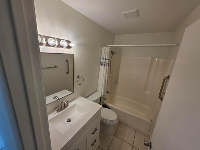 4041 NW Cinnamon Tree Circle, Jensen Beach, FL 34957