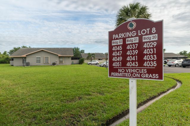 4041 NW Cinnamon Tree Circle, Jensen Beach, FL 34957