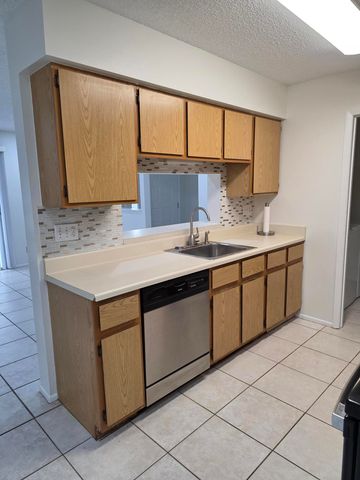 4041 NW Cinnamon Tree Circle, Jensen Beach, FL 34957