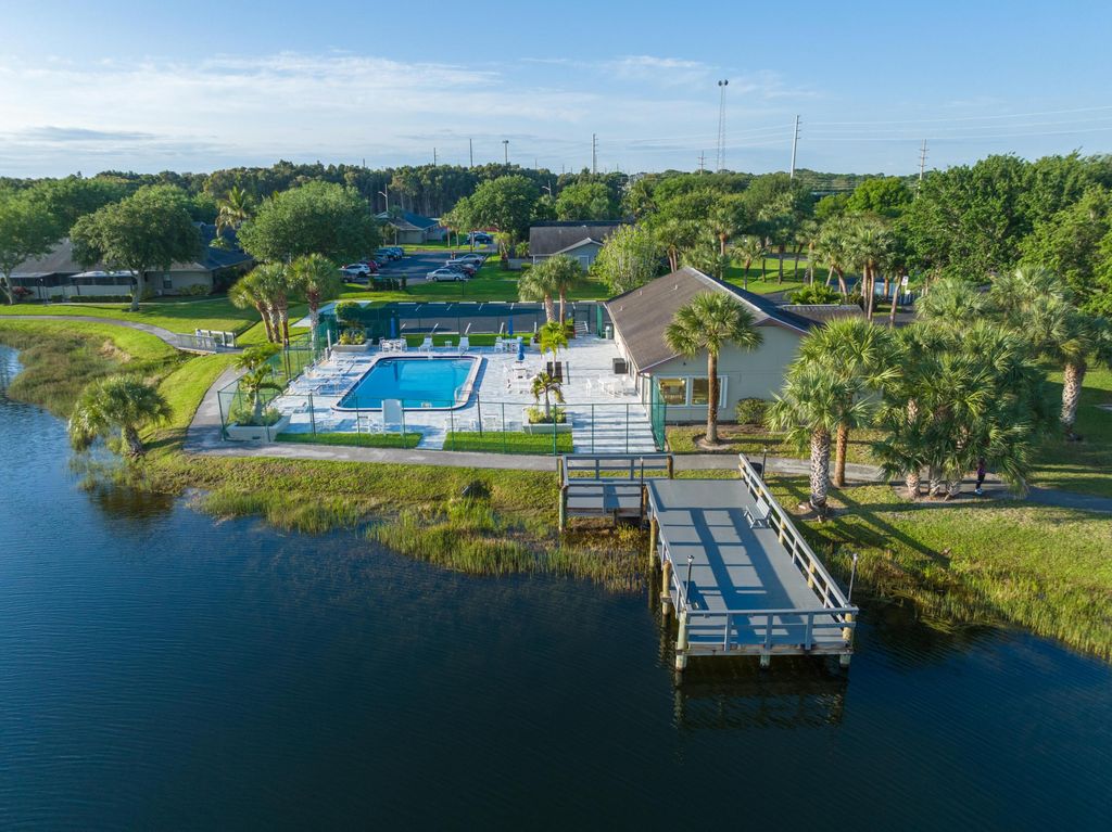 4041 NW Cinnamon Tree Circle, Jensen Beach, FL 34957