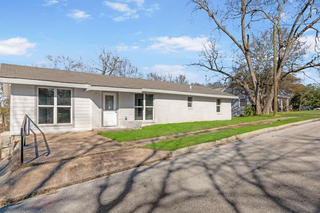 1614 13th Street, Huntsville, TX 77340