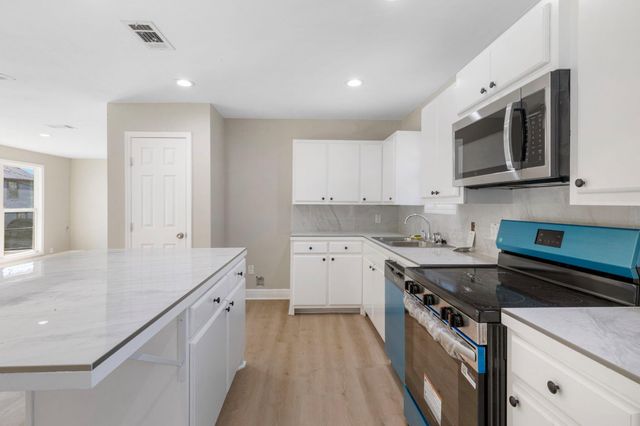 1614 13th Street, Huntsville, TX 77340