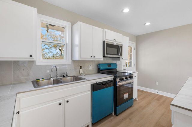 1614 13th Street, Huntsville, TX 77340