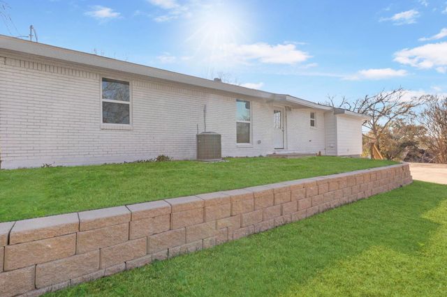 1614 13th Street, Huntsville, TX 77340