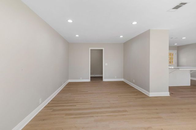 1614 13th Street, Huntsville, TX 77340