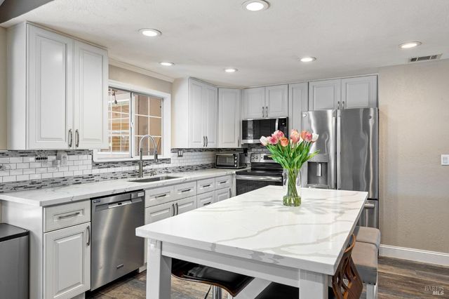 524 N Orchard Ave, Vacaville, CA 95688