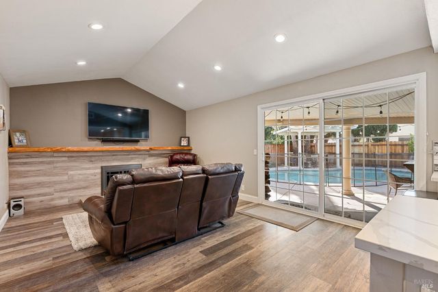 524 N Orchard Ave, Vacaville, CA 95688