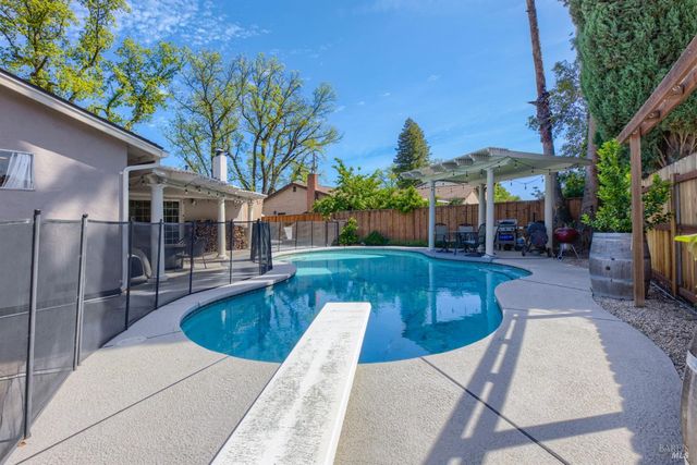 524 N Orchard Ave, Vacaville, CA 95688