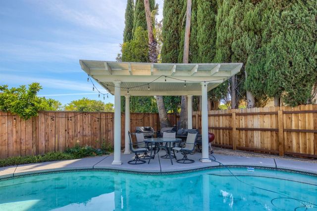 524 N Orchard Ave, Vacaville, CA 95688