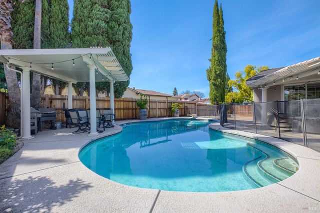 524 N Orchard Ave, Vacaville, CA 95688