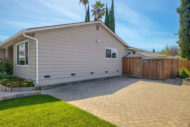 524 N Orchard Ave, Vacaville, CA 95688