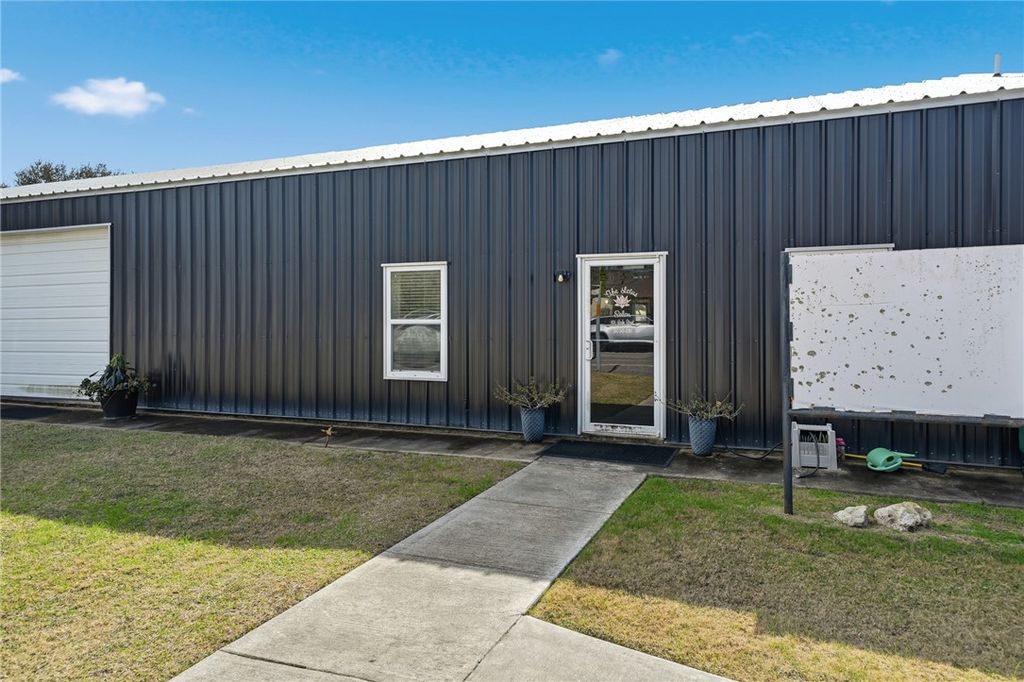 806 Locke St, Woodsboro, TX 78393 — photo 4