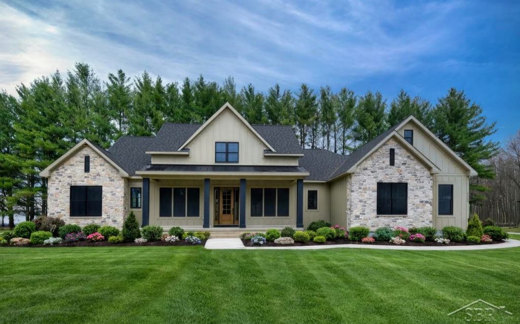 3257 Hidden Meadows Drive, Midland, MI 48642