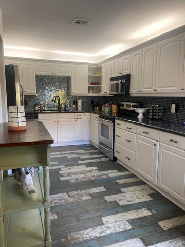 364 Prestwick Circle 4, Palm Beach Gardens, FL 33418