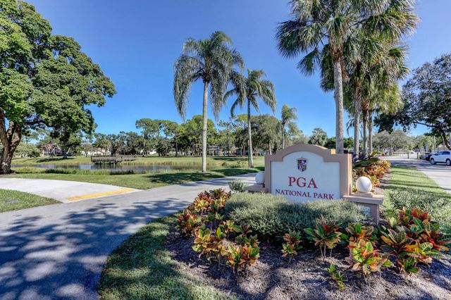 364 Prestwick Circle 4, Palm Beach Gardens, FL 33418
