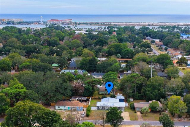 318 NW Oakland Circle, Fort Walton Beach, FL 32548