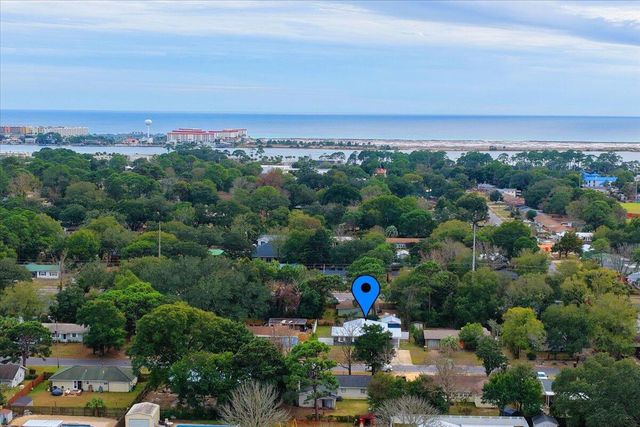 318 NW Oakland Circle, Fort Walton Beach, FL 32548