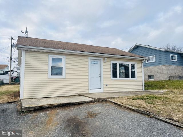 34 COMPASS RD, Middle River, MD 21220