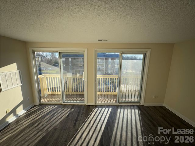 1604 Arlyn Circle, Charlotte, NC 28213
