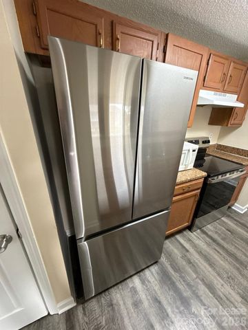 1604 Arlyn Circle, Charlotte, NC 28213