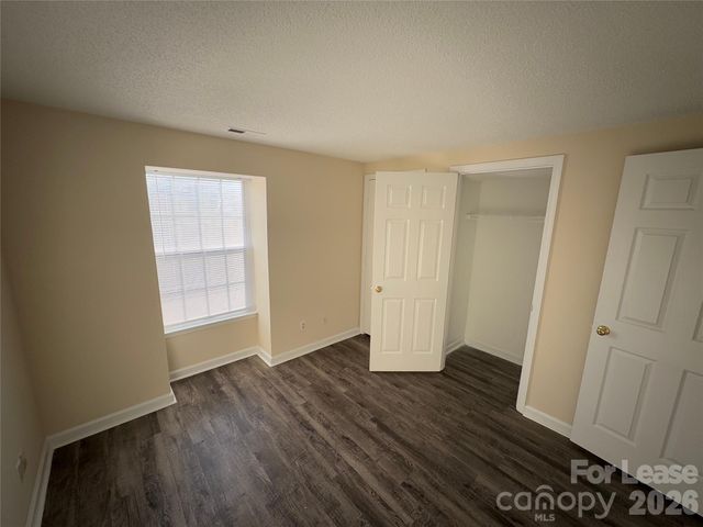 1604 Arlyn Circle, Charlotte, NC 28213