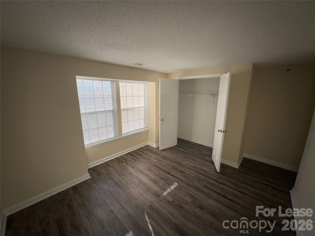 1604 Arlyn Circle, Charlotte, NC 28213