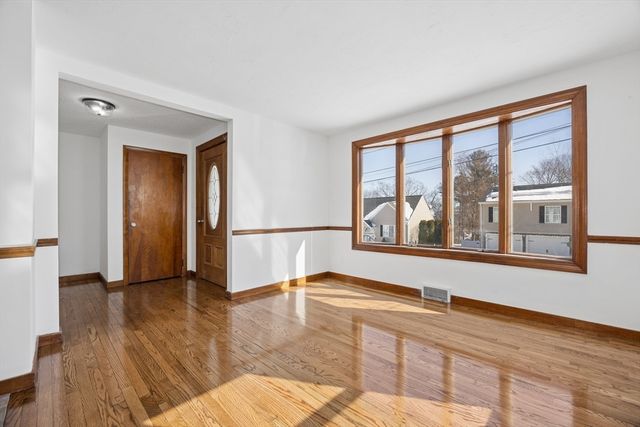 39 Bullard Ave, Worcester, MA 01605