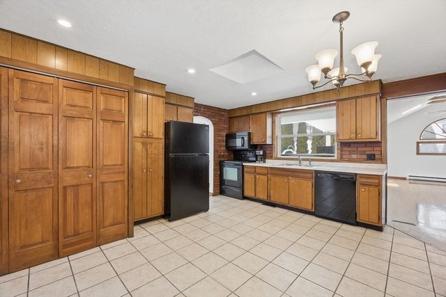 39 Bullard Ave, Worcester, MA 01605