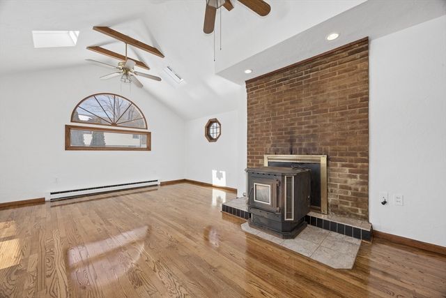 39 Bullard Ave, Worcester, MA 01605