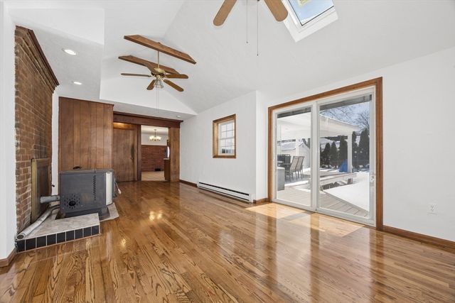 39 Bullard Ave, Worcester, MA 01605