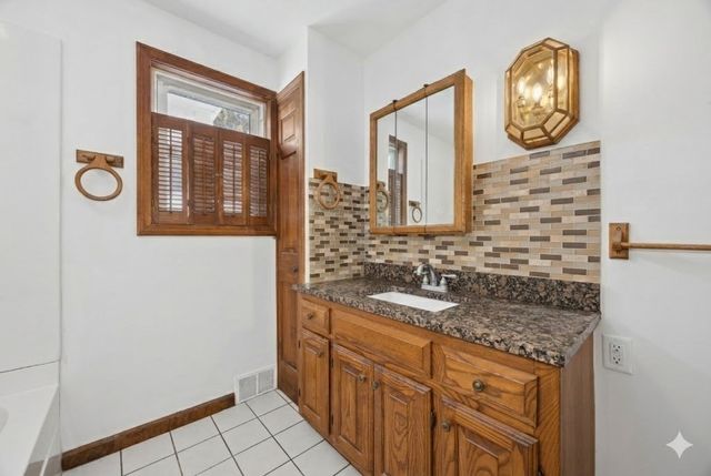 39 Bullard Ave, Worcester, MA 01605