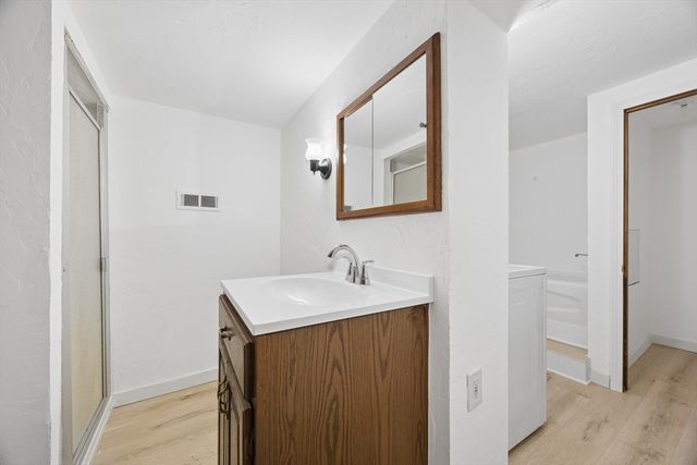 39 Bullard Ave, Worcester, MA 01605