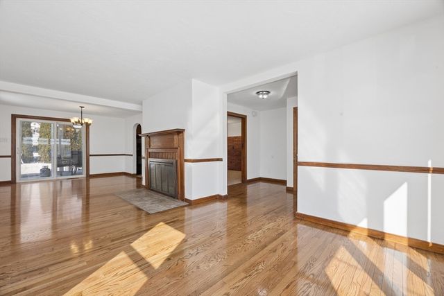 39 Bullard Ave, Worcester, MA 01605