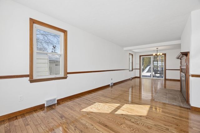 39 Bullard Ave, Worcester, MA 01605