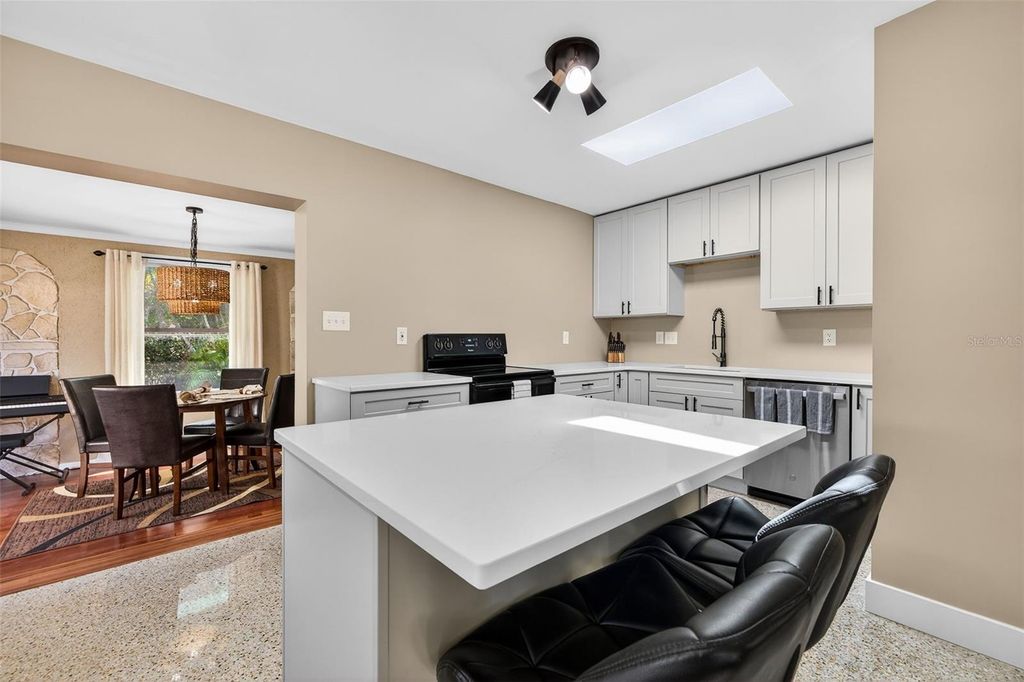 Image 13 of property listing at 5846 82ND AVENUE N, Pinellas Park, FL 33781