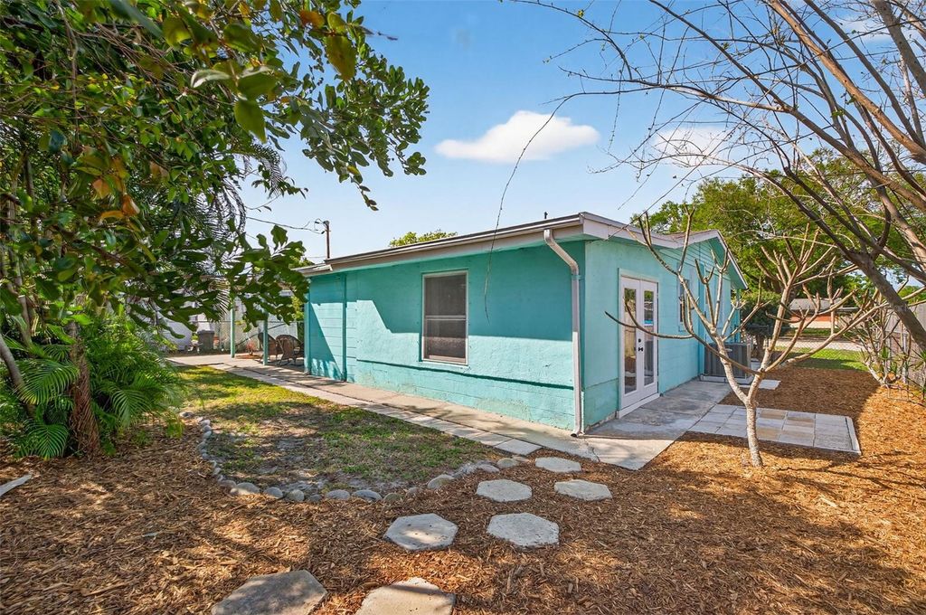 Image 25 of property listing at 5846 82ND AVENUE N, Pinellas Park, FL 33781