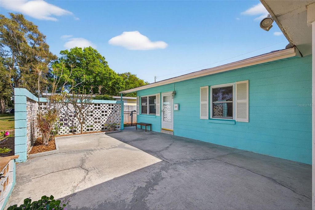 Image 5 of property listing at 5846 82ND AVENUE N, Pinellas Park, FL 33781