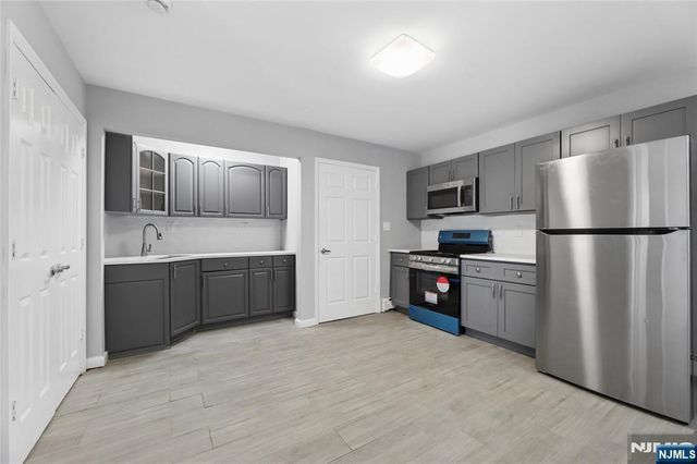 18 South Road, Wayne, NJ 07470