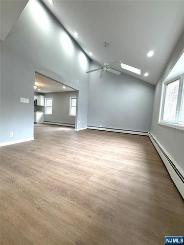 18 South Road, Wayne, NJ 07470