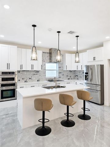 907 21st St, West Palm Beach, FL 33407