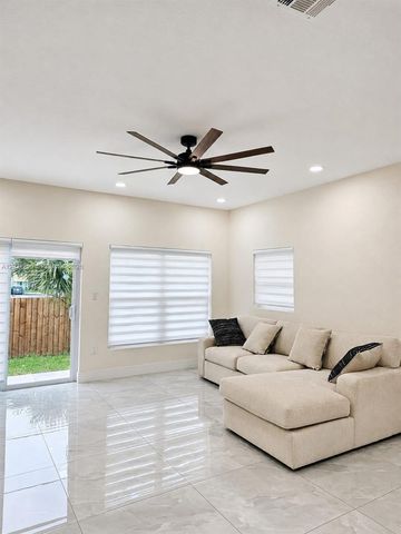 907 21st St, West Palm Beach, FL 33407