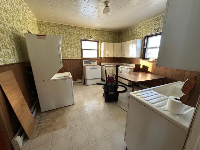 106 N Park Street, Hendricks, MN 56136