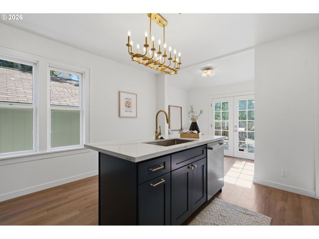 3807 Ne GRAND Ave, Portland, OR 97212